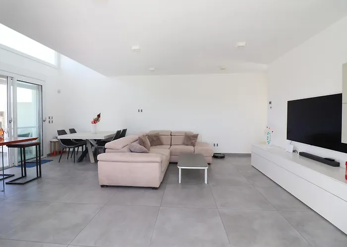 Ginevra Luxury オートラント